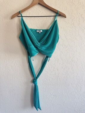 RO & DE | turquoise ruched back cropped tank top | L